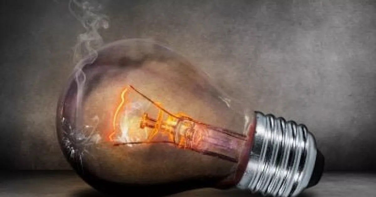 Без світла понад 15 годин — графіки відключень на 2 лютого