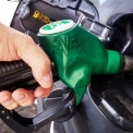 Бензин дорожчає, але є нюанс — як зміняться ціни на таксі в Україні