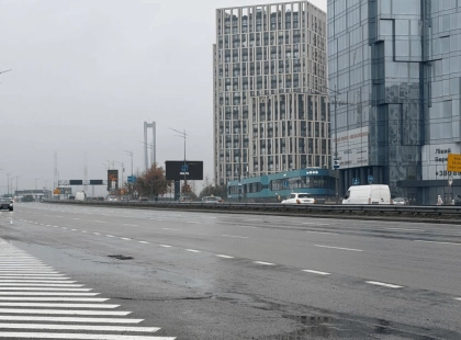 Рух Південним мостом у Києві частково обмежили