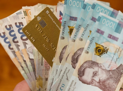 Шахраї перевипустили SIM-картку й набрали кредитів на 88,8 тис. грн: що вирішив суд