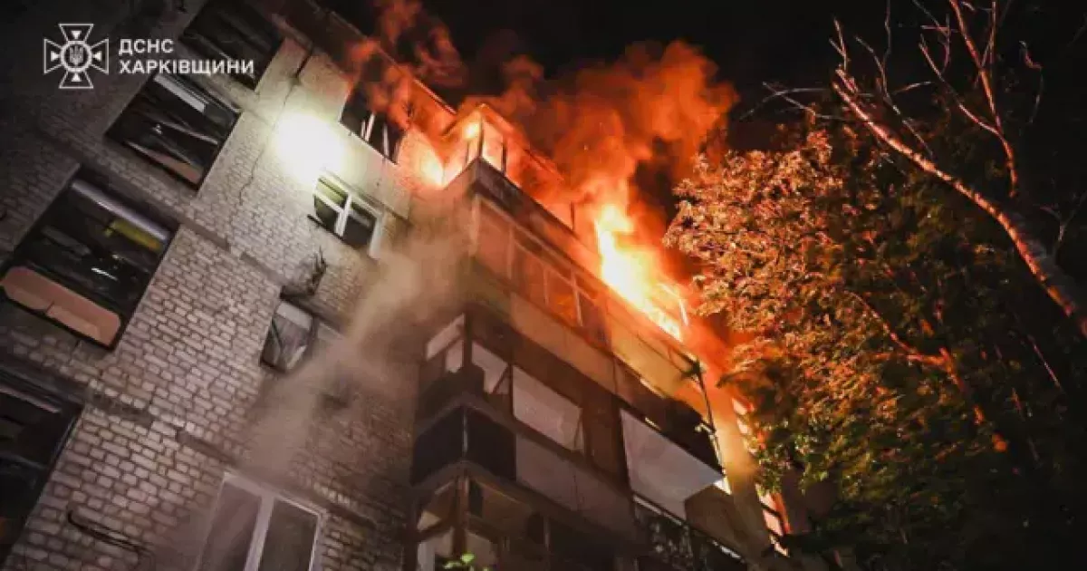 Вигоріли 3 поверхи: що відомо про наслідки попадання дрона в будинок у Харкові (оновлено)