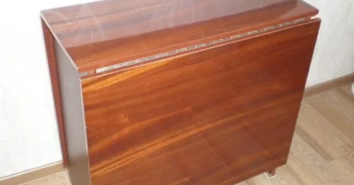 Стіл-тумба з СРСР: як радянський дизайн став вічним і хто його створив