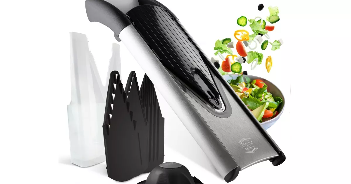 Полегшує приготування страв за однієї умови: як правильно користуватися овочерізкою