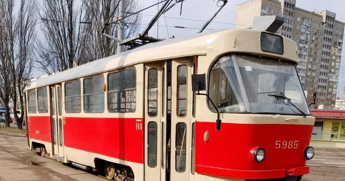 Потіють руки й постійний стрес: трамвайник розвінчав міф про «легку» роботу на рейках