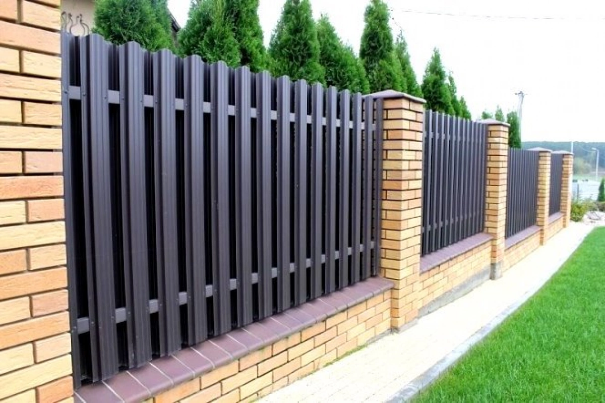 Встановлення паркану: через яку помилку можна втратити частину землі