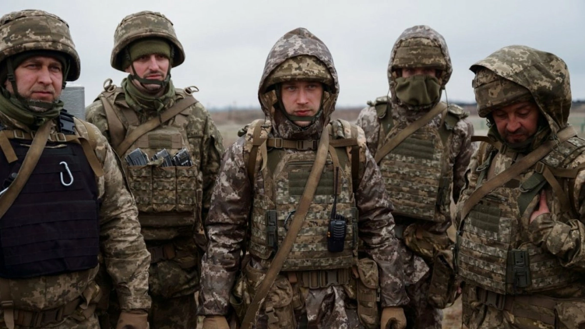 Демобілізація в Україні: хто з військових зможе повернутися додому