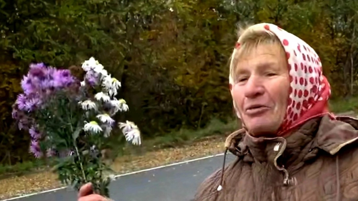 «Щоб усі повернулися додому»: українка зі сльозами зустріла 270 звільнених із полону