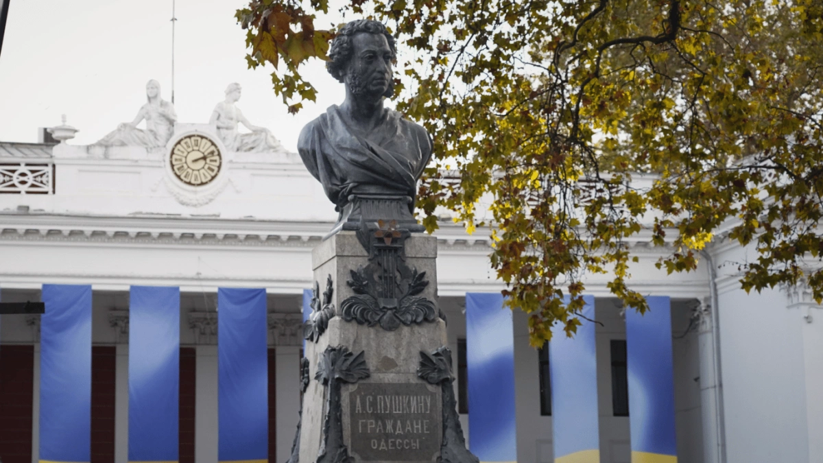 Знести, перенести чи залишити: що одесити думають про пам’ятник Пушкіну
