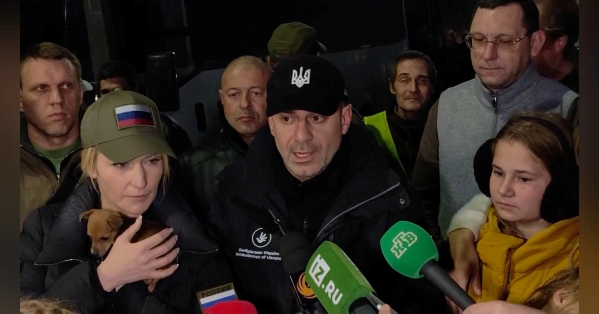 Евакуація з Олешок: для людей із домашніми тваринами організували окремий автобус