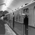 Стильно й вінтажно: як виглядало метро в Києві 65 років тому (фото)