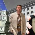 Митник Тупальський після гучного затримання НАБУ знову на волі: відкрив бізнес, а дружина купила дім біля мільярдера