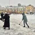 Київ у транспортному колапсі: чому влада провалила боротьбу зі снігом