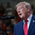 «Ми володіємо Гренландією»: Трамп заявив про співпрацю з Данією