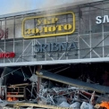 Росія вдарила по ТЦ у Запоріжжі: спалахнула пожежа, попередньо без постраждалих