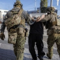 Втекли з фронту до Києва автостопом: СБУ затримала двох військових РФ