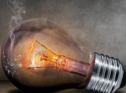 Без світла понад 15 годин — графіки відключень на 2 лютого