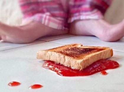 Це не «закон підлості»: чому бутерброд падає маслом униз