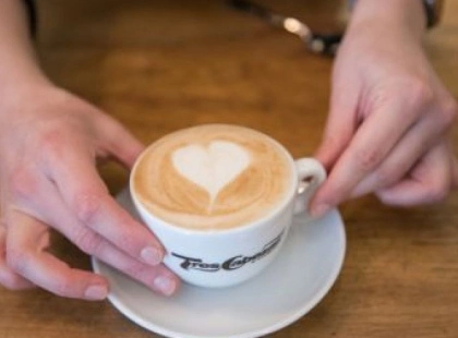 Улюблений напій українців знову подорожчав: скільки коштує кава у лютому 2026