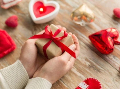 Подарунок до 800 грн: українці підказали несподівані ідеї для коханої на 14 лютого