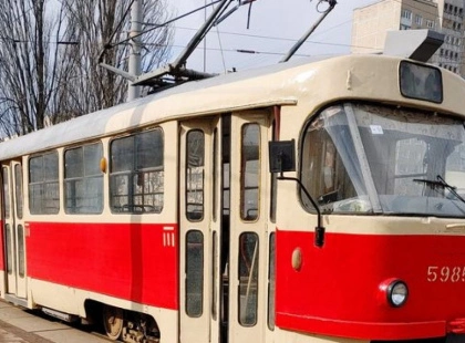 Потіють руки й постійний стрес: трамвайник розвінчав міф про «легку» роботу на рейках