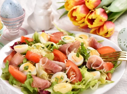 Цікаві салати для святкового столу: чим здивувати рідних і близьких на Великдень