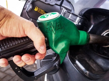 Бензин дорожчає, але є нюанс — як зміняться ціни на таксі в Україні