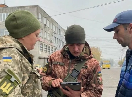 У ТЦК військовозобов’язаним заборонять користуватися телефонами: що передбачає наказ