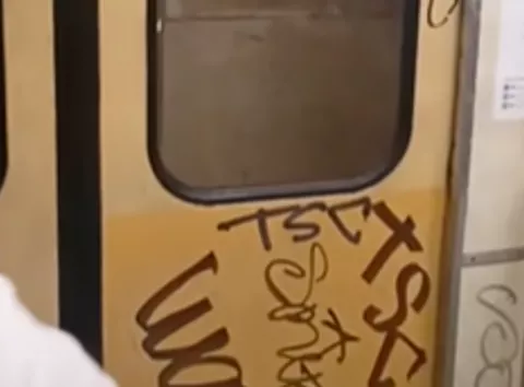 У вагоні метро дме сильніше: є лише одне 'безпечне' місце — де і чому