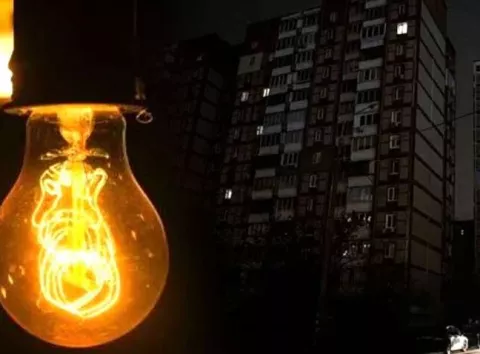 Нардеп б’є на сполох: графіки не працюють — чому в Києві світло відключають хаотично