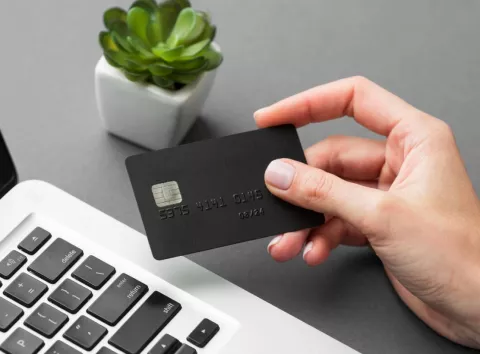 Можна залишитися без карт і грошей: НБУ вводить жорсткі рекомендації, що торкнуться кожного