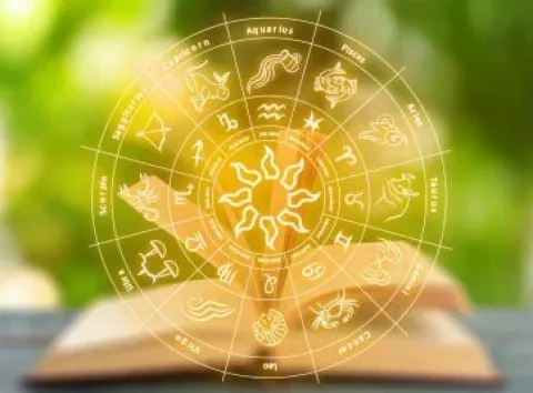 Гороскоп на 10 лютого: Скорпіони відчують прорив у роботі, Терезам доведеться обирати