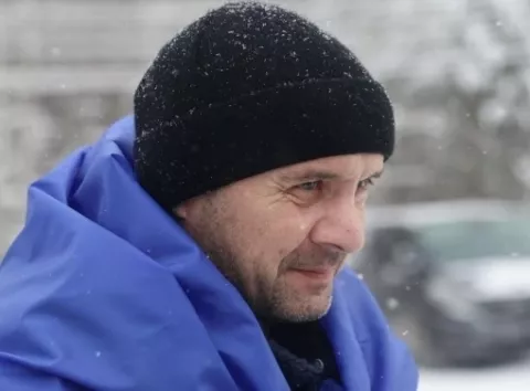 Сім'ю звільненого з полону військового змушують повернути 15 млн? Реакція не забарилася