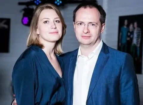 Одна з найбагатших дружин російських політиків: як виглядає обраниця переговорника Мединського